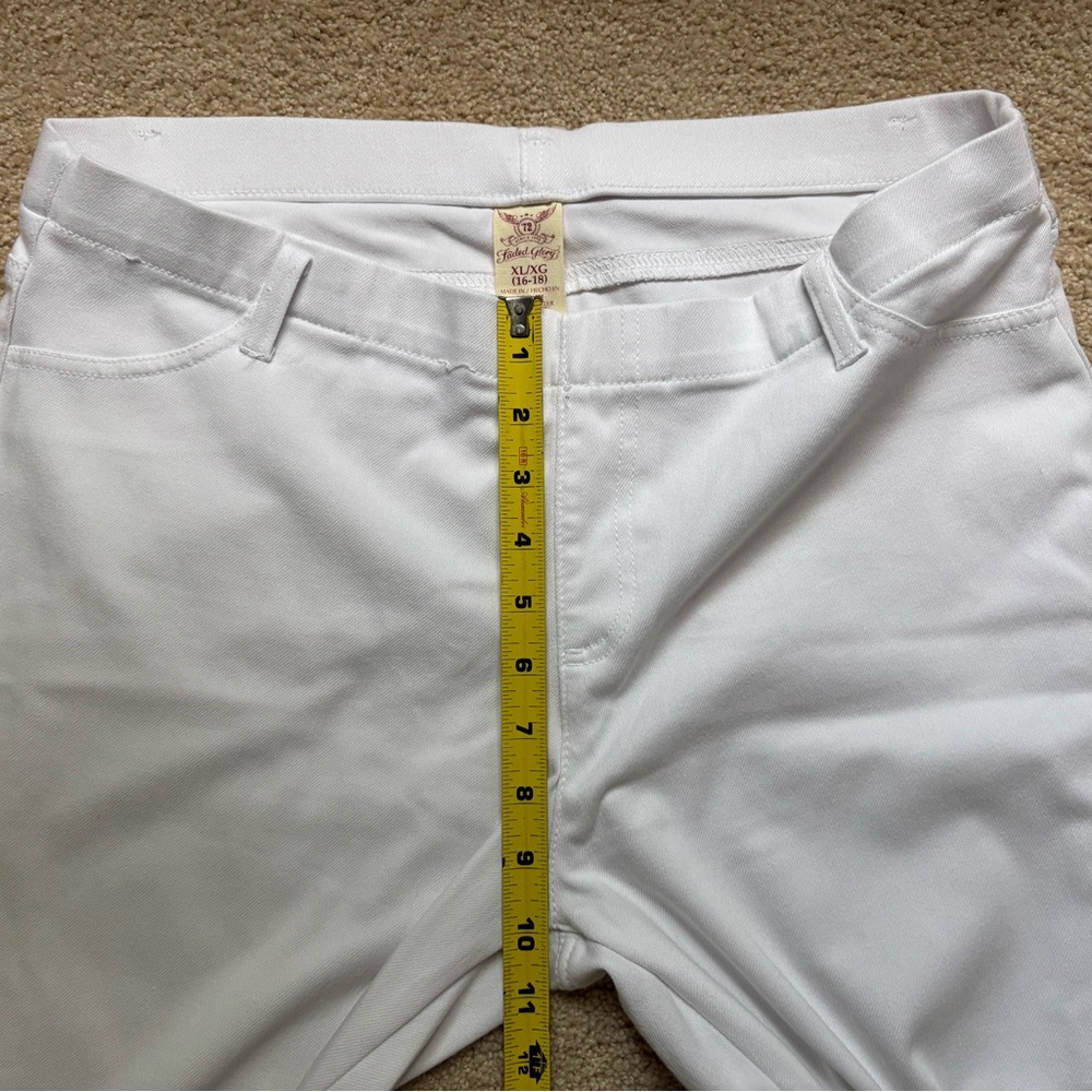 Pair of Women’s Faded Glory White Pull-on Straight Leg Soft Jeans Sz XL (16-18) - Picture 6 of 10